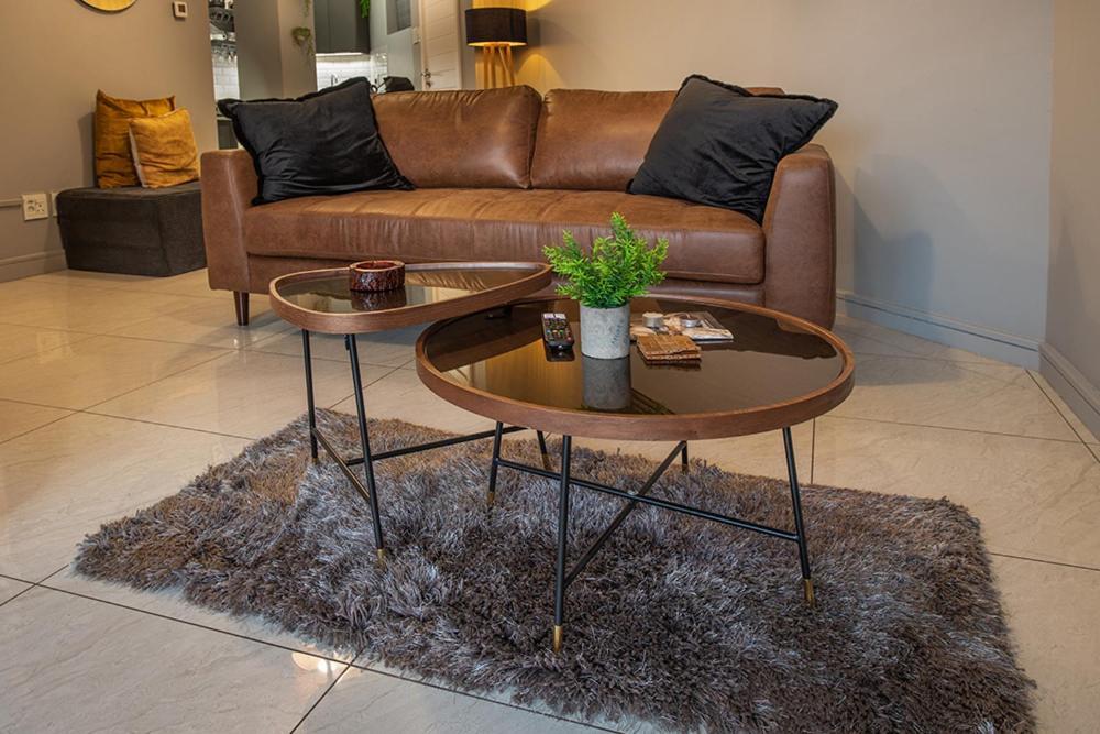 דירות דורבן 2 Sleeper Stylish Sanctuary מראה חיצוני תמונה