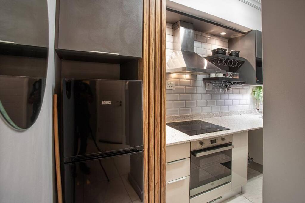 דירות דורבן 2 Sleeper Stylish Sanctuary מראה חיצוני תמונה